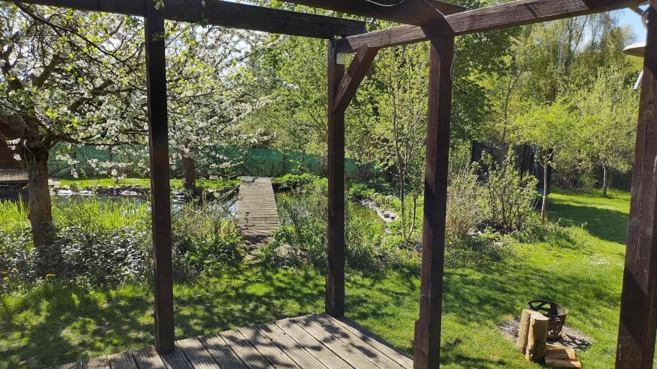 Grosse Wohnung / Haushaelfte In Peetzig Am See Angermunde Exterior foto