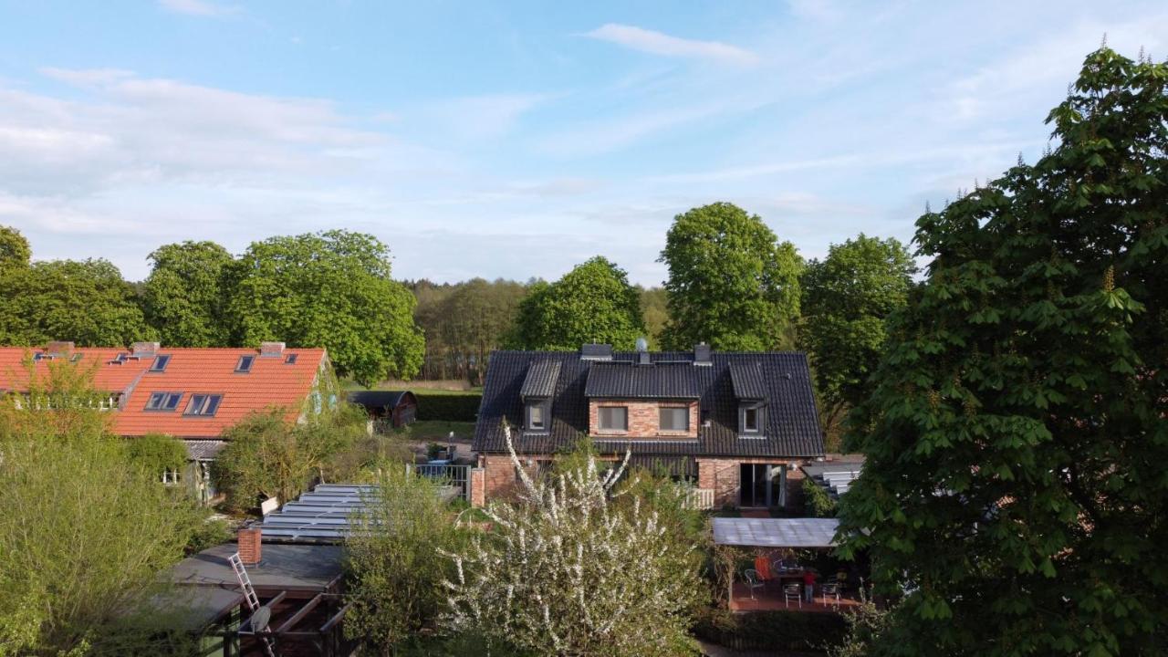 Grosse Wohnung / Haushaelfte In Peetzig Am See Angermunde Exterior foto